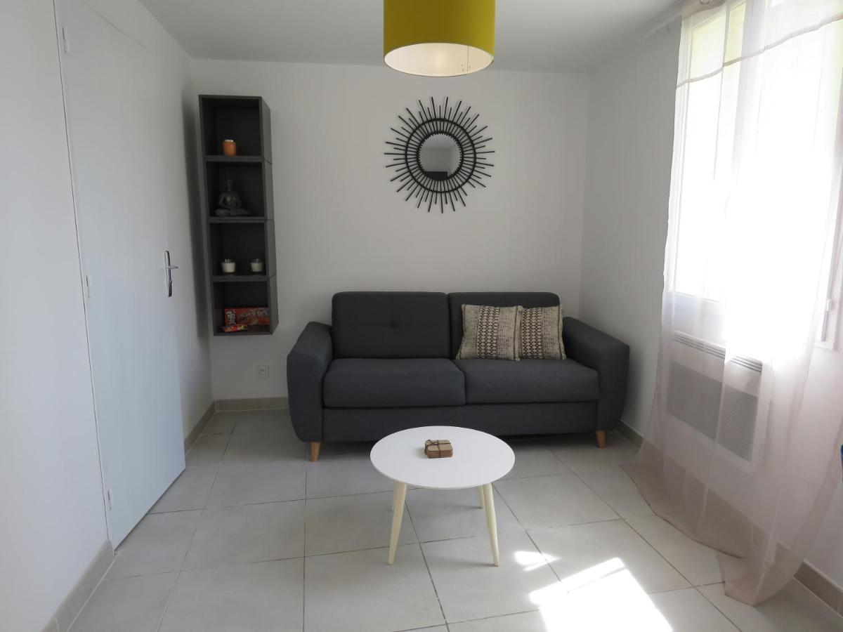 Appartement Centre Historique Avec Terrasse Au Porte De La Camargue Saint-Gilles  Esterno foto